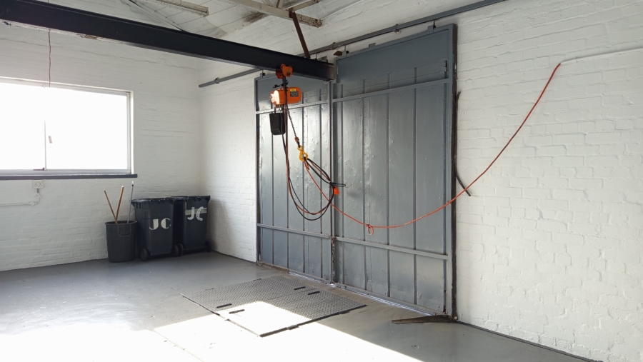To Let Commercial Property for Rent in Maitland Western Cape